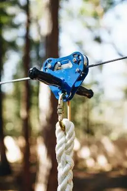Hardware and rigging attached securely